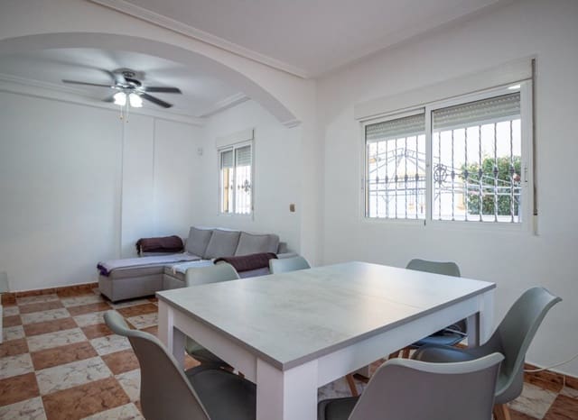 2 soverom Kjedet enebolig til salgs i La Zenia, Orihuela med svømmebasseng - € 230 000 (Ref: 9497851)