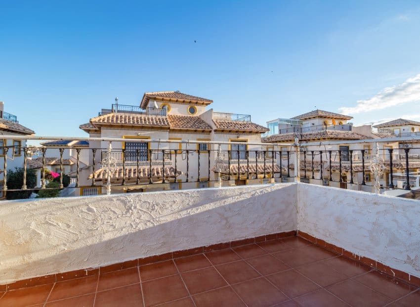 2 bedroom Semi-detached Villa for sale in La Zenia with pool - € 230,000 (Ref: 9497851)