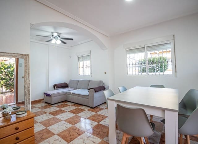 2 soverom Kjedet enebolig til salgs i La Zenia, Orihuela med svømmebasseng - € 230 000 (Ref: 9497851)