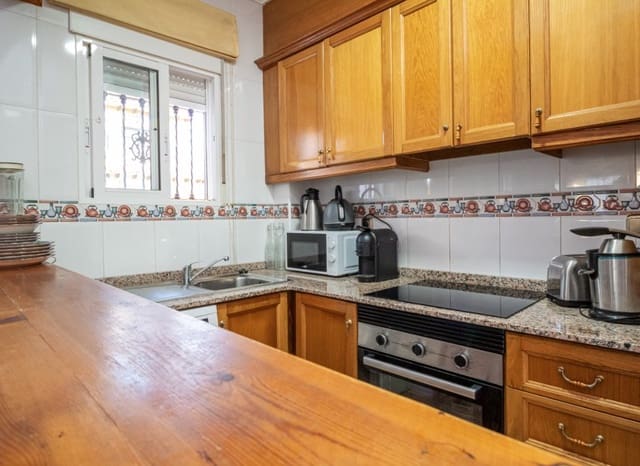 2 soverom Kjedet enebolig til salgs i La Zenia, Orihuela med svømmebasseng - € 230 000 (Ref: 9497851)