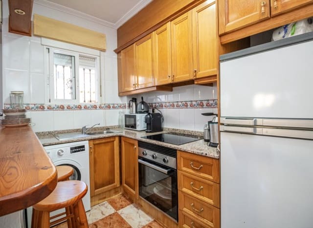 2 soverom Kjedet enebolig til salgs i La Zenia, Orihuela med svømmebasseng - € 230 000 (Ref: 9497851)