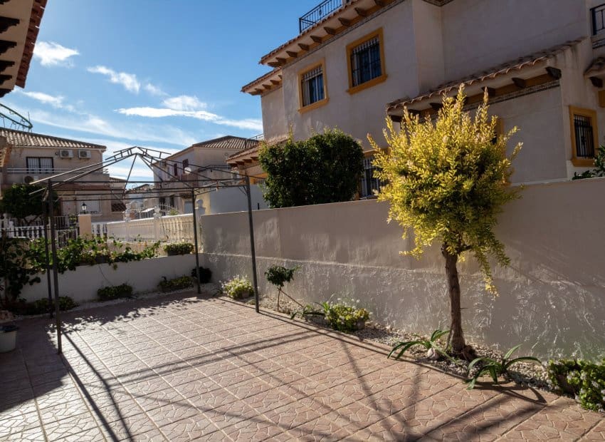 2 bedroom Semi-detached Villa for sale in La Zenia with pool - € 230,000 (Ref: 9497851)