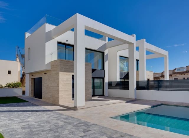 4 makuuhuone Omakotitalo myytävänä paikassa Aguas Nuevas, Torrevieja mukana uima-altaan - 780 000 € (Ref: 9499092)