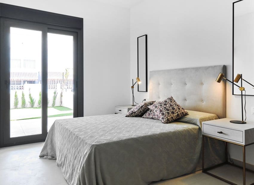 2 Zimmer Apartment zu verkaufen in Torrevieja mit Pool - 380.000 € (Ref: 9499106)