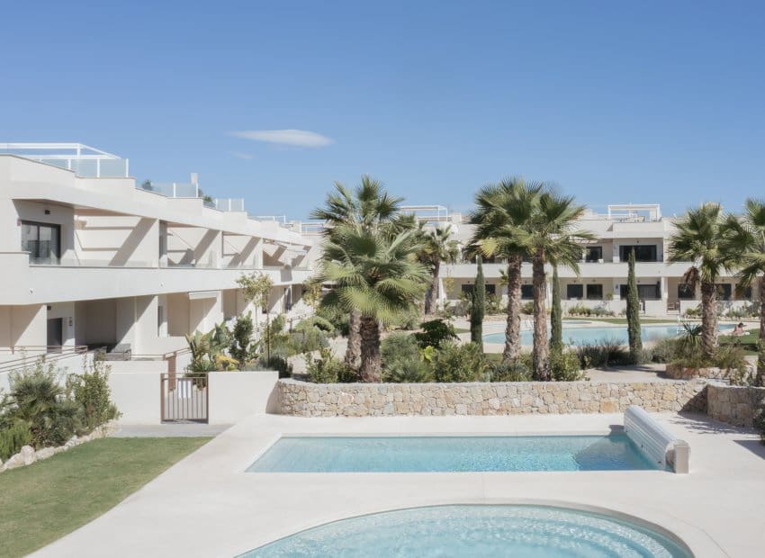Apartamento de 2 habitaciones en Torrevieja en venta con piscina garaje - 380.000 € (Ref: 9499106)