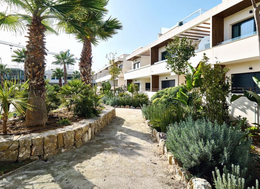 Apartamento de 2 habitaciones en Torrevieja en venta con piscina garaje - 380.000 € (Ref: 9499106)