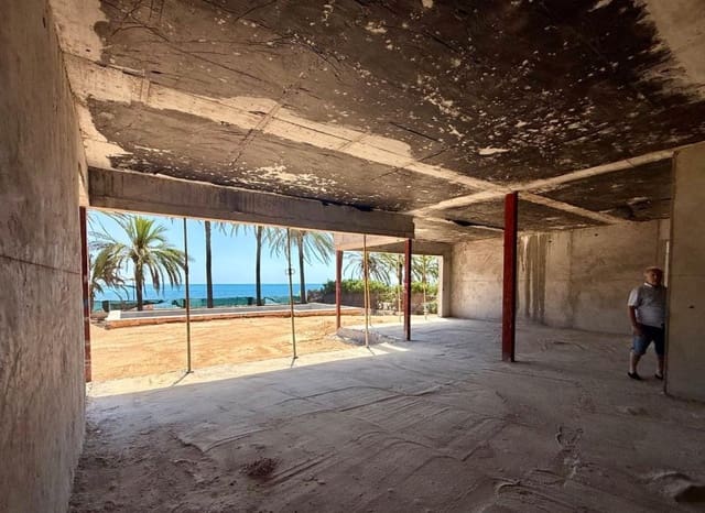 Willa na sprzedaż w Punta Prima, Orihuela z basenem - 2 750 000 € (Ref: 9518972)