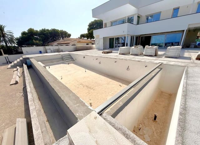 5 soveværelse Villa til salg i Punta Prima, Orihuela med swimmingpool garage - € 2.950.000 (Ref: 9518972)