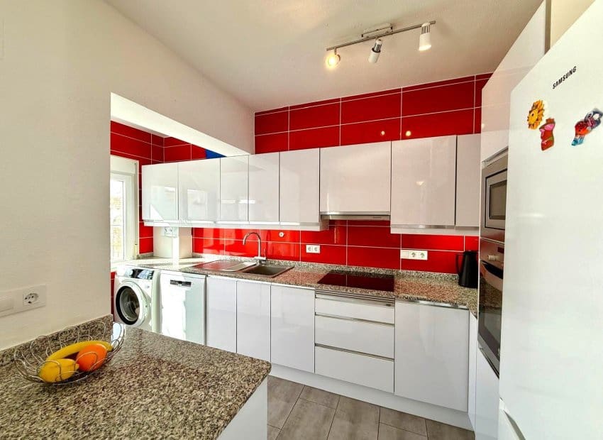 3 bedroom Villa for sale in Villamartin with pool - € 319,000 (Ref: 9518976)