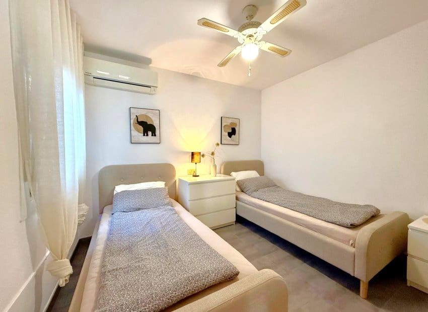 3 bedroom Villa for sale in Villamartin with pool - € 319,000 (Ref: 9518976)