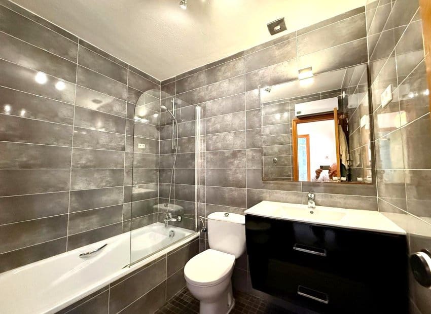 3 bedroom Villa for sale in Villamartin with pool - € 319,000 (Ref: 9518976)