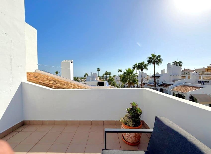 3 bedroom Villa for sale in Villamartin with pool - € 319,000 (Ref: 9518976)