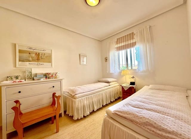 3 soverom Penthouse til salgs i Playa Flamenca, Orihuela med svømmebasseng - € 245 000 (Ref: 9518979)