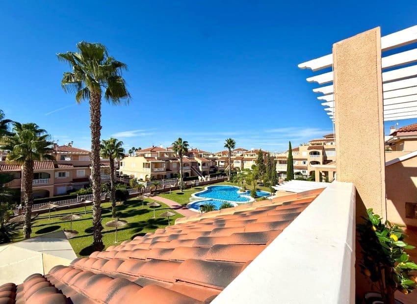 3 bedroom Penthouse for sale in Playa Flamenca with pool - € 245,000 (Ref: 9518979)