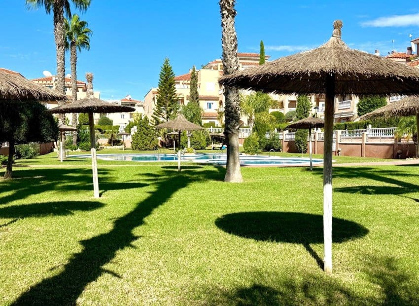 3 bedroom Penthouse for sale in Playa Flamenca with pool - € 245,000 (Ref: 9518979)