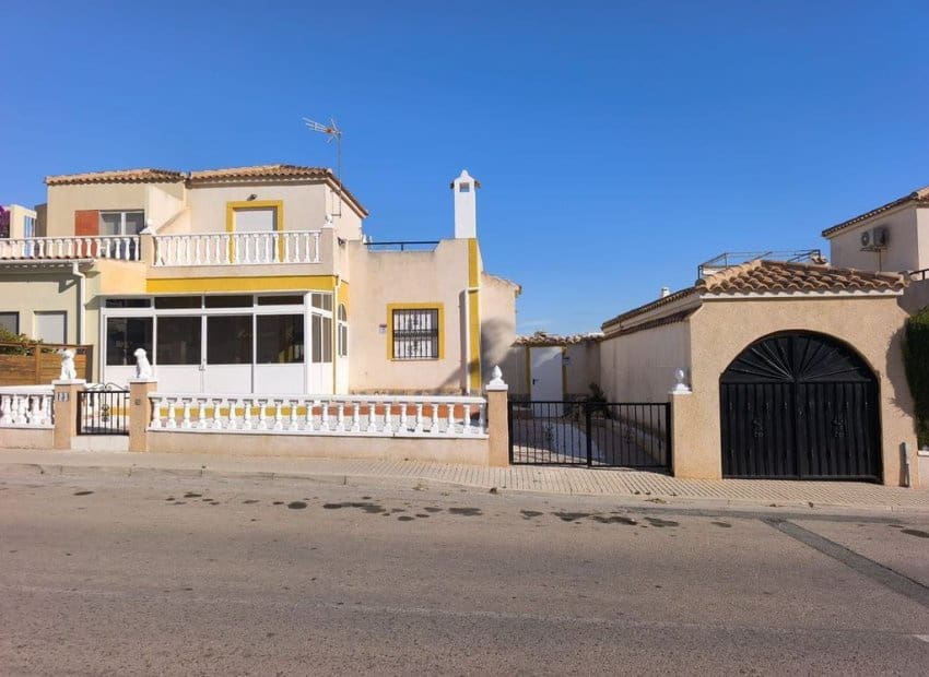 Bungalow de 3 habitaciones en Los Altos en venta con piscina garaje - 210.000 € (Ref: 9518981)