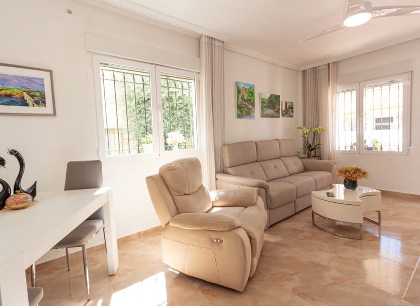 3 soverom Kjedet enebolig til salgs i La Zenia med svømmebasseng - € 312 000 (Ref: 9524531)