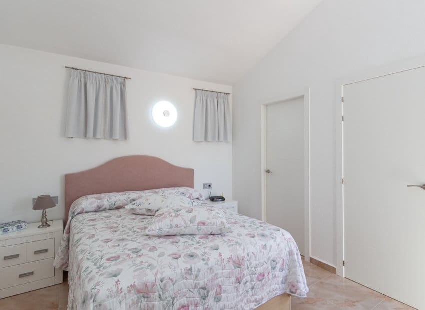 3 soverom Kjedet enebolig til salgs i La Zenia med svømmebasseng - € 312 000 (Ref: 9524531)