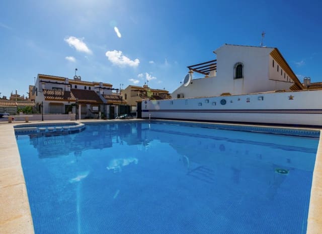 3 soverom Kjedet enebolig til salgs i La Zenia, Orihuela med svømmebasseng - € 312 000 (Ref: 9524531)