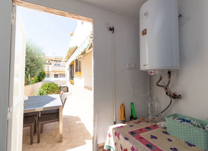 3 soverom Kjedet enebolig til salgs i La Zenia med svømmebasseng - € 312 000 (Ref: 9524531)