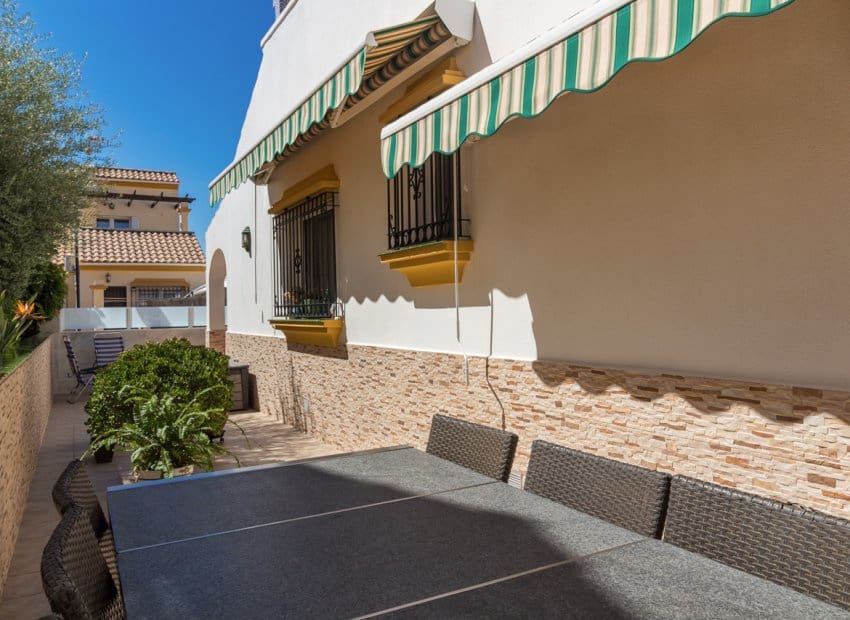 3 soverom Kjedet enebolig til salgs i La Zenia med svømmebasseng - € 312 000 (Ref: 9524531)