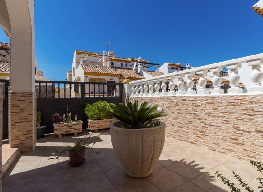 3 soverom Kjedet enebolig til salgs i La Zenia med svømmebasseng - € 312 000 (Ref: 9524531)