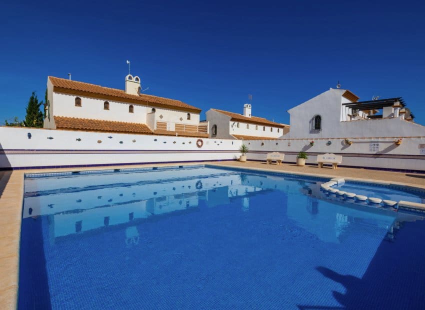 3 soverom Kjedet enebolig til salgs i La Zenia med svømmebasseng - € 312 000 (Ref: 9524531)