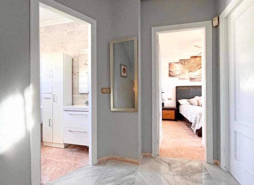 4 makuuhuone Huvila myytävänä paikassa La Zenia mukana uima-altaan - 399 000 € (Ref: 9527926)