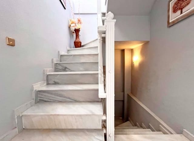 4 makuuhuone Huvila myytävänä paikassa La Zenia, Orihuela mukana uima-altaan - 399 000 € (Ref: 9527926)