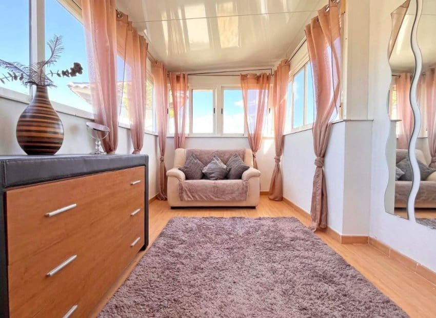 4 makuuhuone Huvila myytävänä paikassa La Zenia mukana uima-altaan - 399 000 € (Ref: 9527926)