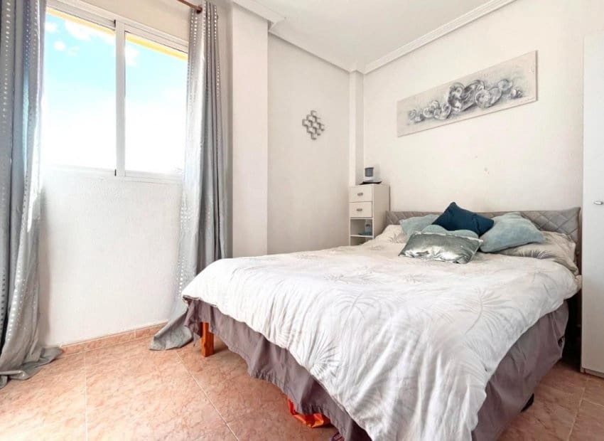 4 makuuhuone Huvila myytävänä paikassa La Zenia mukana uima-altaan - 399 000 € (Ref: 9527926)