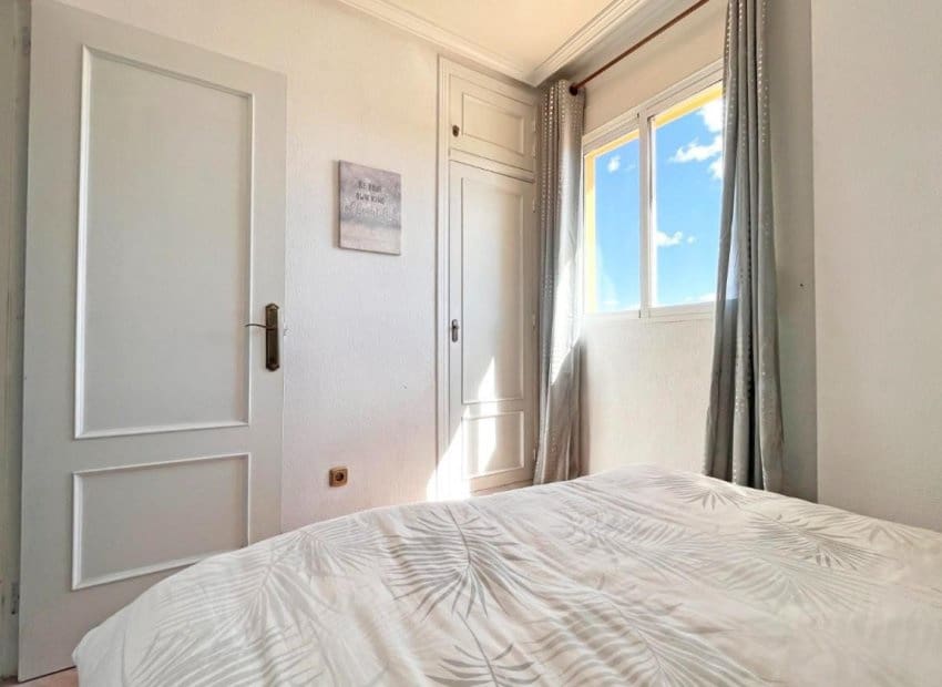 4 makuuhuone Huvila myytävänä paikassa La Zenia mukana uima-altaan - 399 000 € (Ref: 9527926)