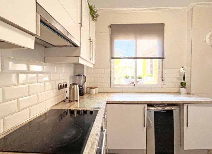 4 makuuhuone Huvila myytävänä paikassa La Zenia mukana uima-altaan - 399 000 € (Ref: 9527926)