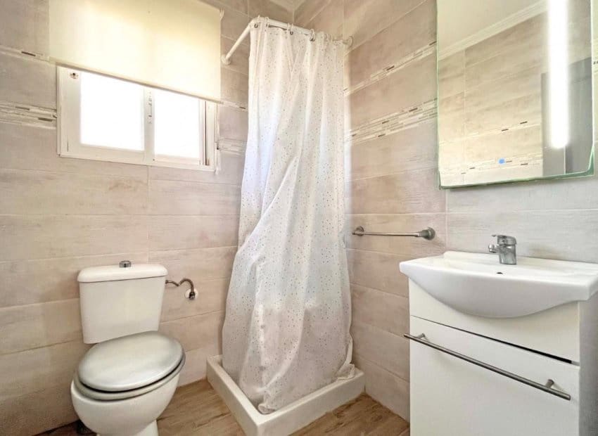 4 makuuhuone Huvila myytävänä paikassa La Zenia mukana uima-altaan - 399 000 € (Ref: 9527926)