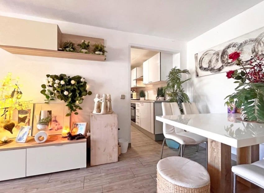 4 makuuhuone Huvila myytävänä paikassa La Zenia mukana uima-altaan - 399 000 € (Ref: 9527926)