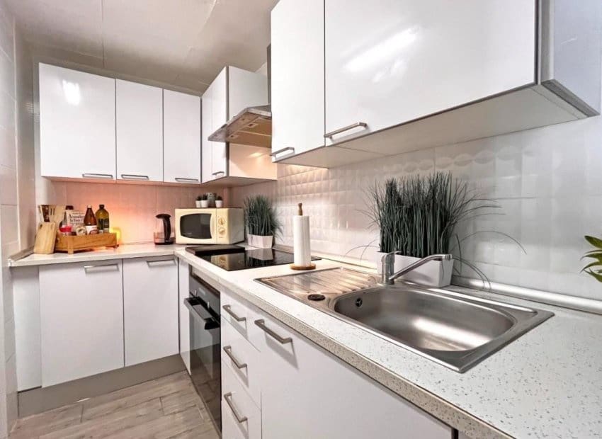 4 makuuhuone Huvila myytävänä paikassa La Zenia mukana uima-altaan - 399 000 € (Ref: 9527926)