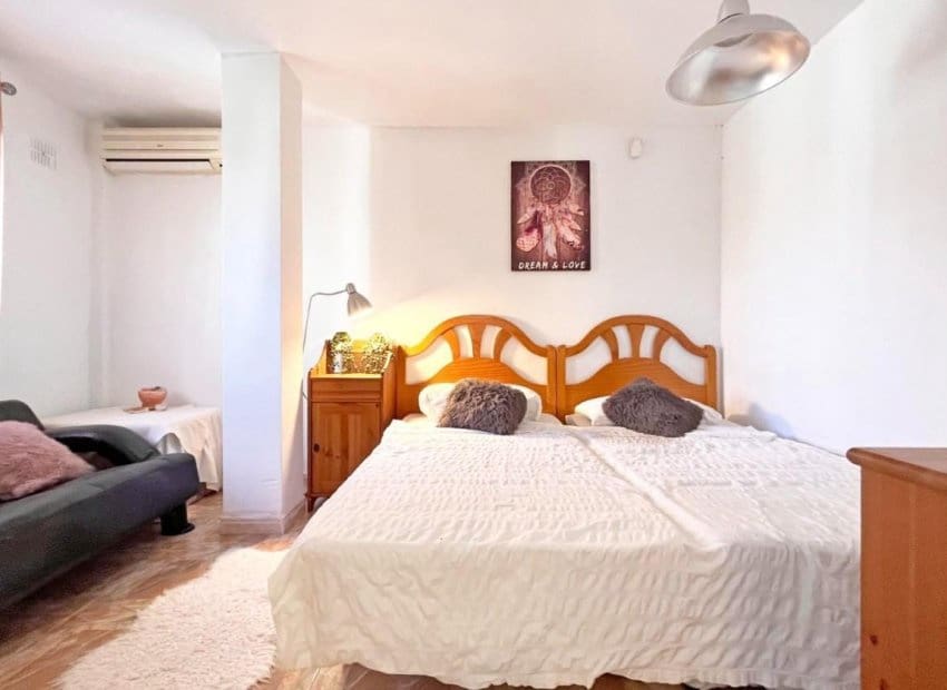 4 makuuhuone Huvila myytävänä paikassa La Zenia mukana uima-altaan - 399 000 € (Ref: 9527926)