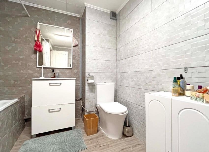 4 makuuhuone Huvila myytävänä paikassa La Zenia mukana uima-altaan - 399 000 € (Ref: 9527926)