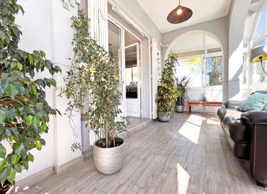 4 makuuhuone Huvila myytävänä paikassa La Zenia mukana uima-altaan - 399 000 € (Ref: 9527926)