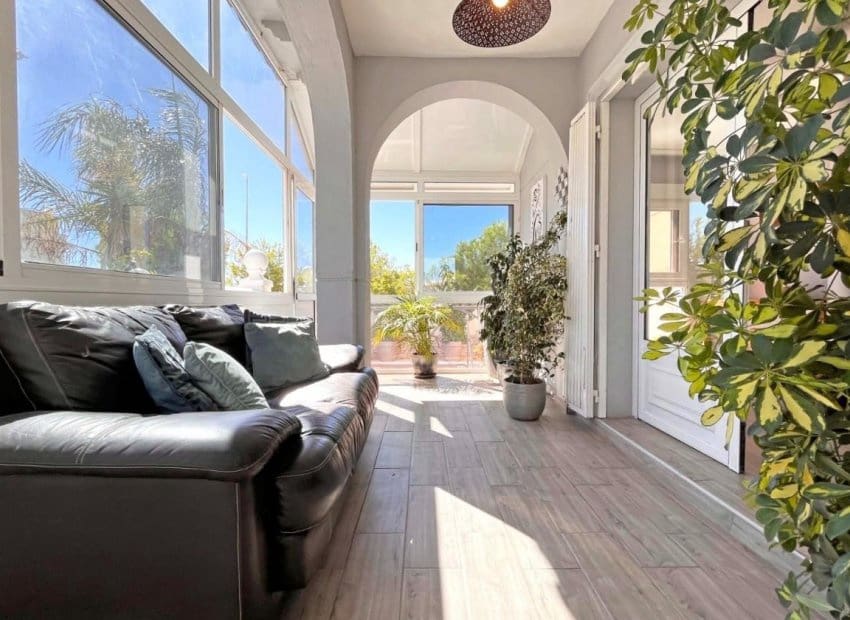 4 makuuhuone Huvila myytävänä paikassa La Zenia mukana uima-altaan - 399 000 € (Ref: 9527926)