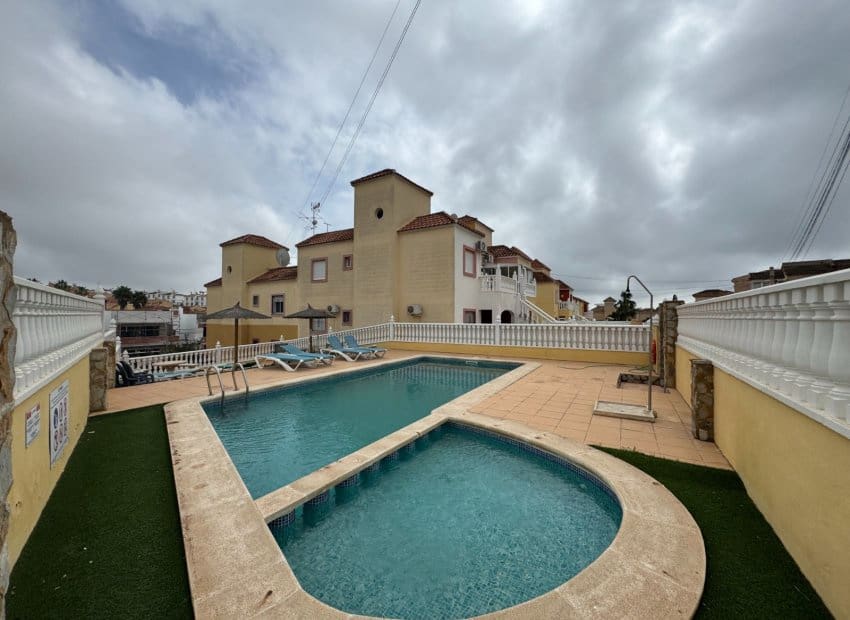 4 soveværelse Lejlighed til salg i San Miguel de Salinas med swimmingpool - € 189.995 (Ref: 9527927)
