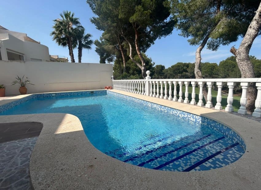 5 sypialnia Willa na sprzedaż w Orihuela Costa z basenem - 639 900 € (Ref: 9527928)