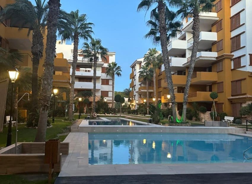 2 sypialnia Apartament na sprzedaż w Punta Prima z basenem - 289 995 € (Ref: 9527931)