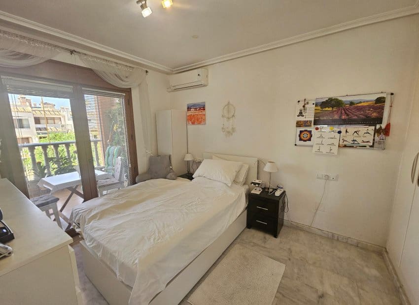 2 sypialnia Apartament na sprzedaż w Villamartin z basenem - 179 999 € (Ref: 9536827)