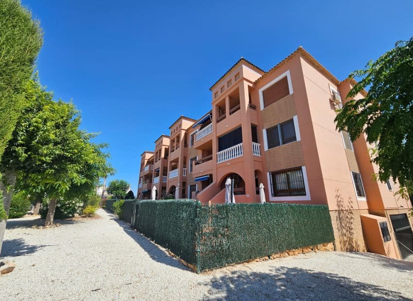 2 sypialnia Apartament na sprzedaż w Villamartin z basenem - 179 999 € (Ref: 9536827)