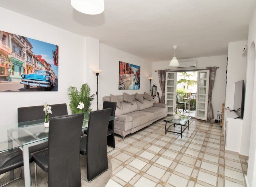 1 quarto Apartamento para venda em Villamartin com piscina - 129 000 € (Ref: 9536828)