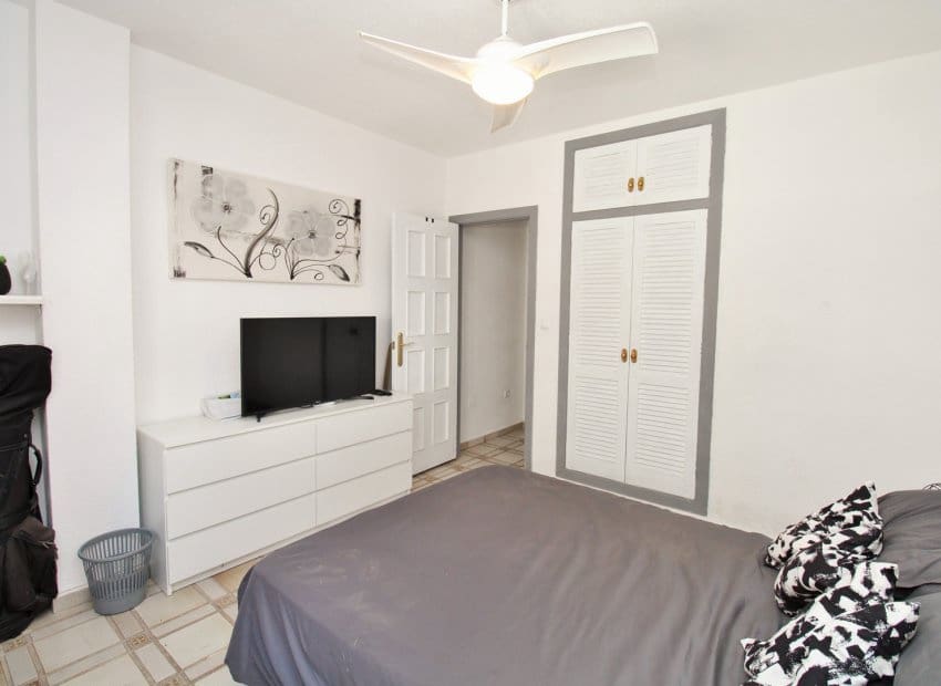 1 quarto Apartamento para venda em Villamartin com piscina - 129 000 € (Ref: 9536828)