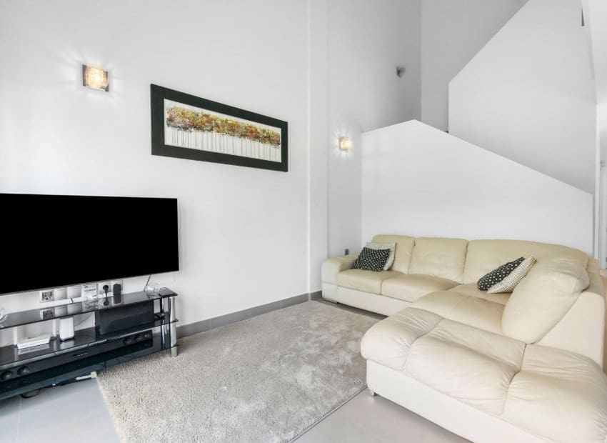 4 soveværelse Villa til salg i Villamartin med swimmingpool - € 429.000 (Ref: 9536829)