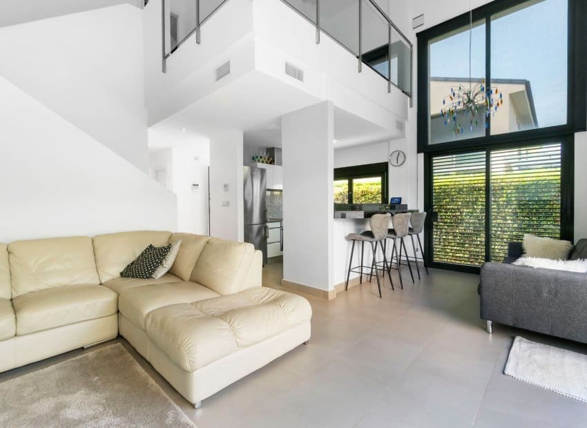 4 soveværelse Villa til salg i Villamartin med swimmingpool - € 429.000 (Ref: 9536829)