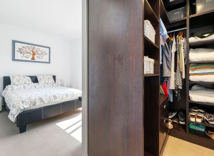 4 soveværelse Villa til salg i Villamartin med swimmingpool - € 429.000 (Ref: 9536829)